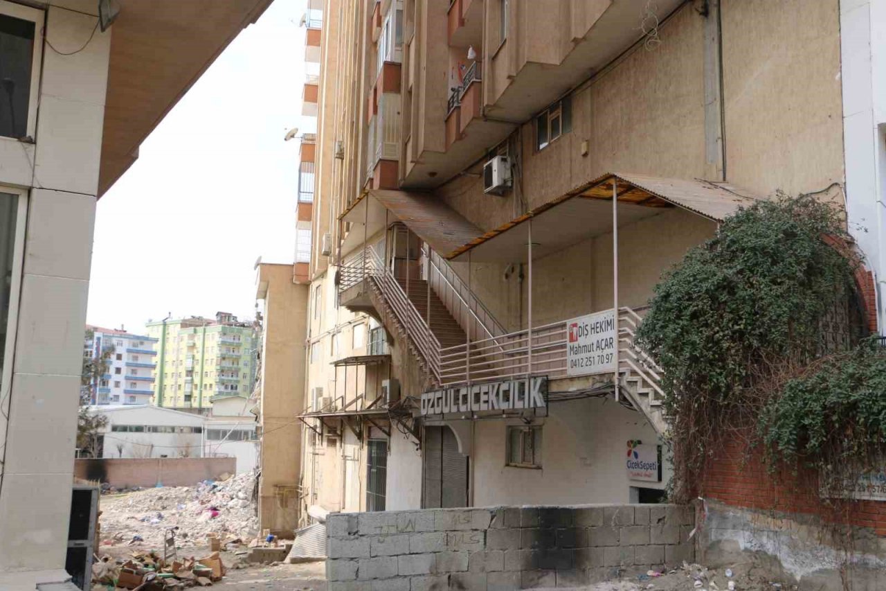 Diyarbakır’da vatandaş, binasındaki eşyanın tahliyesini istiyor