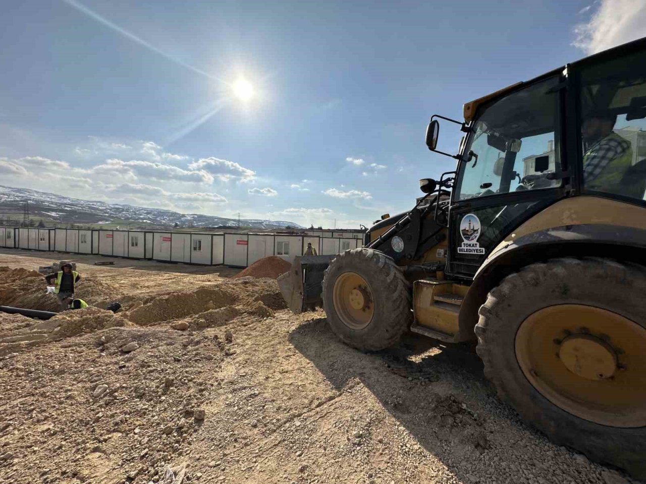 Depremin vurduğu Gölbaşı’nda depolara su verildi