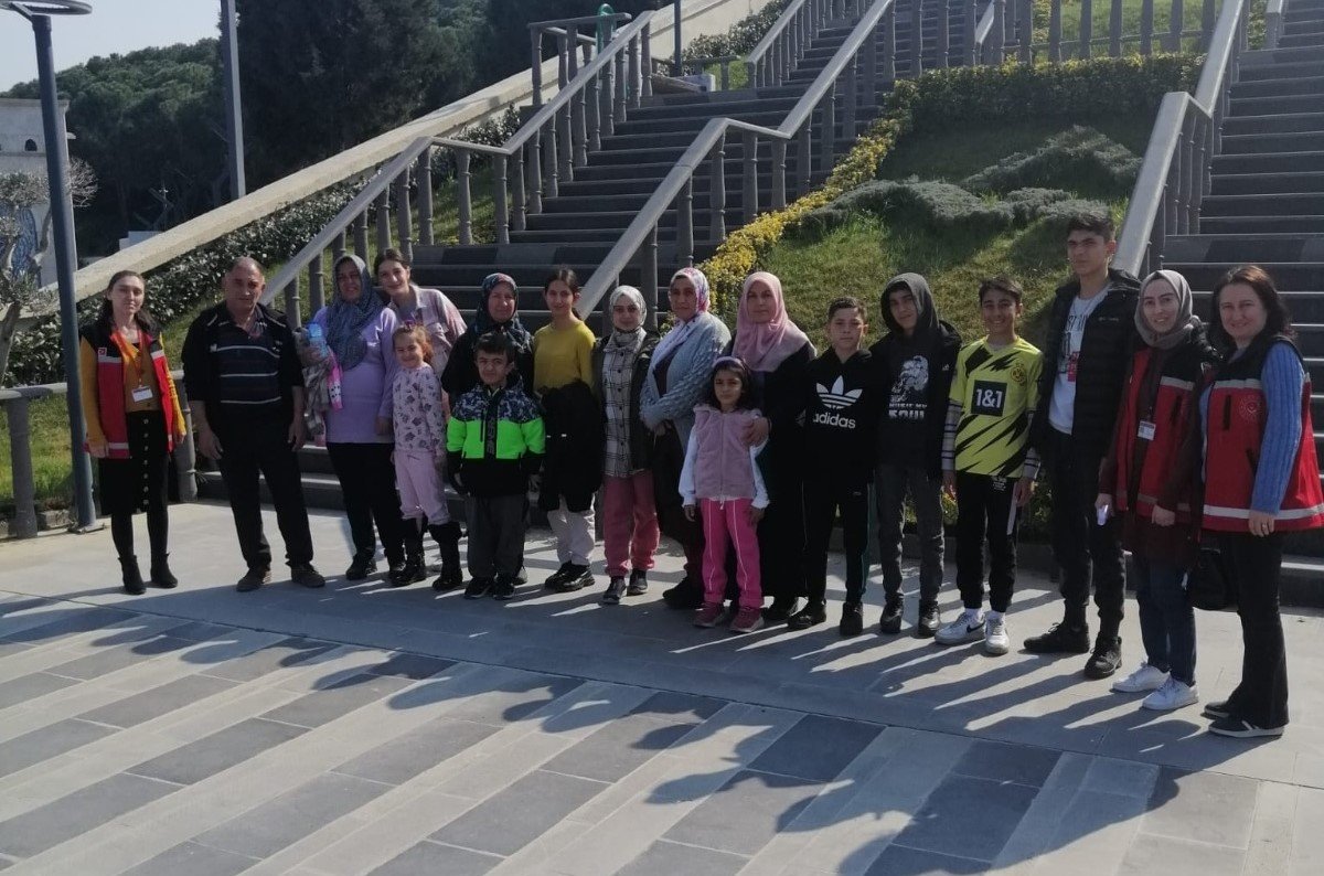 Depremzede vatandaşlar Adnan Menderes Demokrasi Müzesi’ni gezdi