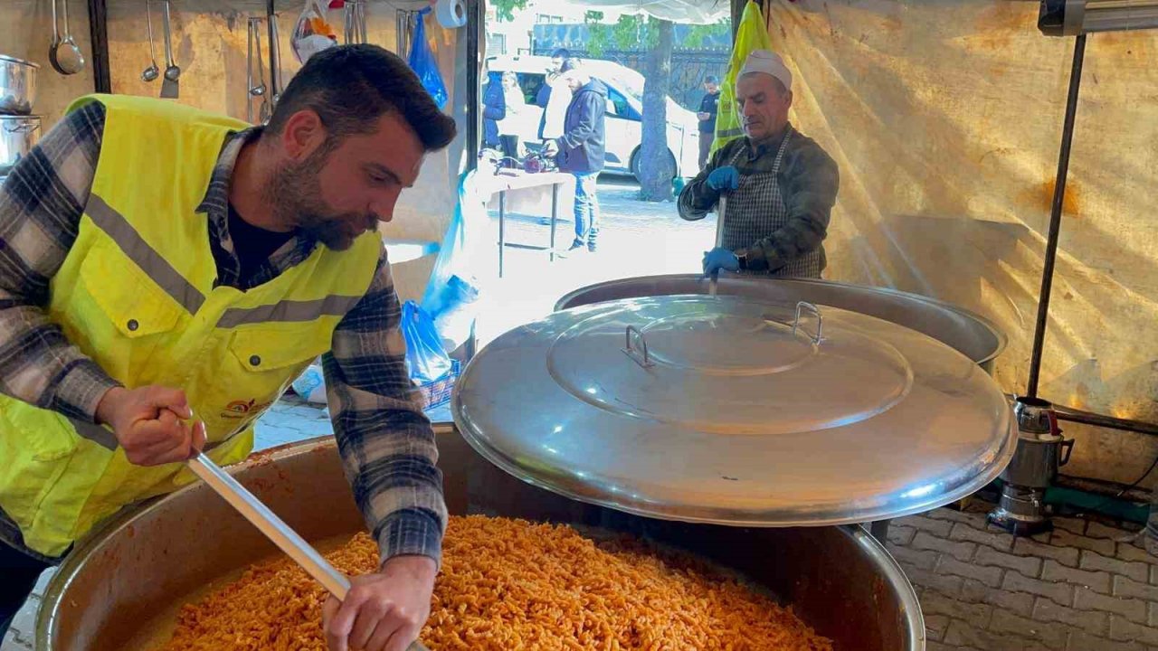 Dargeçit’ten her gün 5 bin depremzedeye sıcak yemek