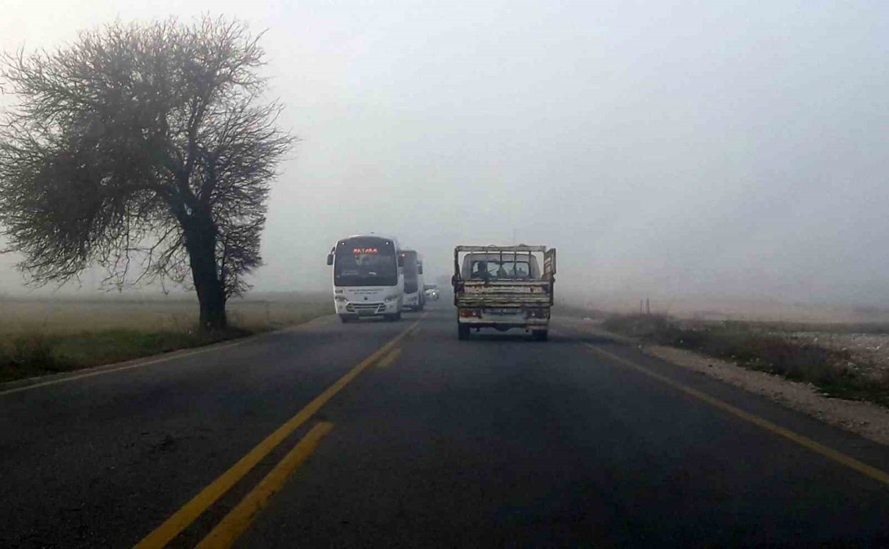 Menteşe’de sisli hava sürücüleri olumsuz etkiledi
