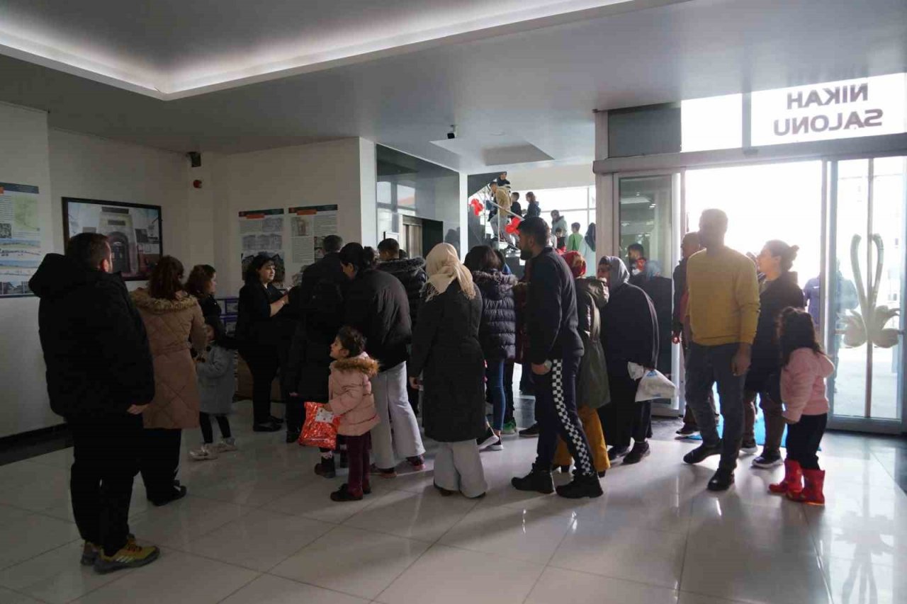 Depremzede aileler ve çocuklar, düzenlenen eğlencede moral buldu