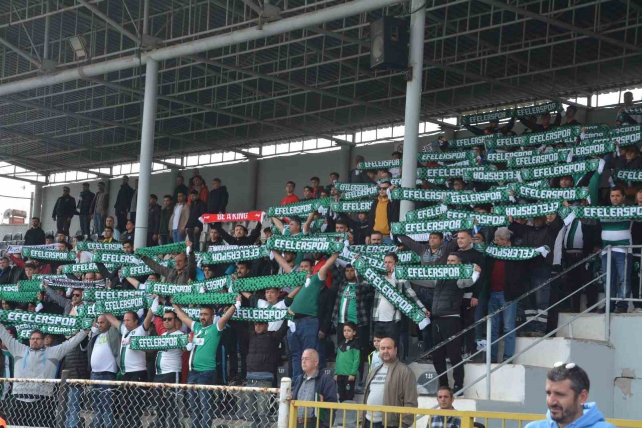 Bu kez depremzedeler için sahaya çıktılar