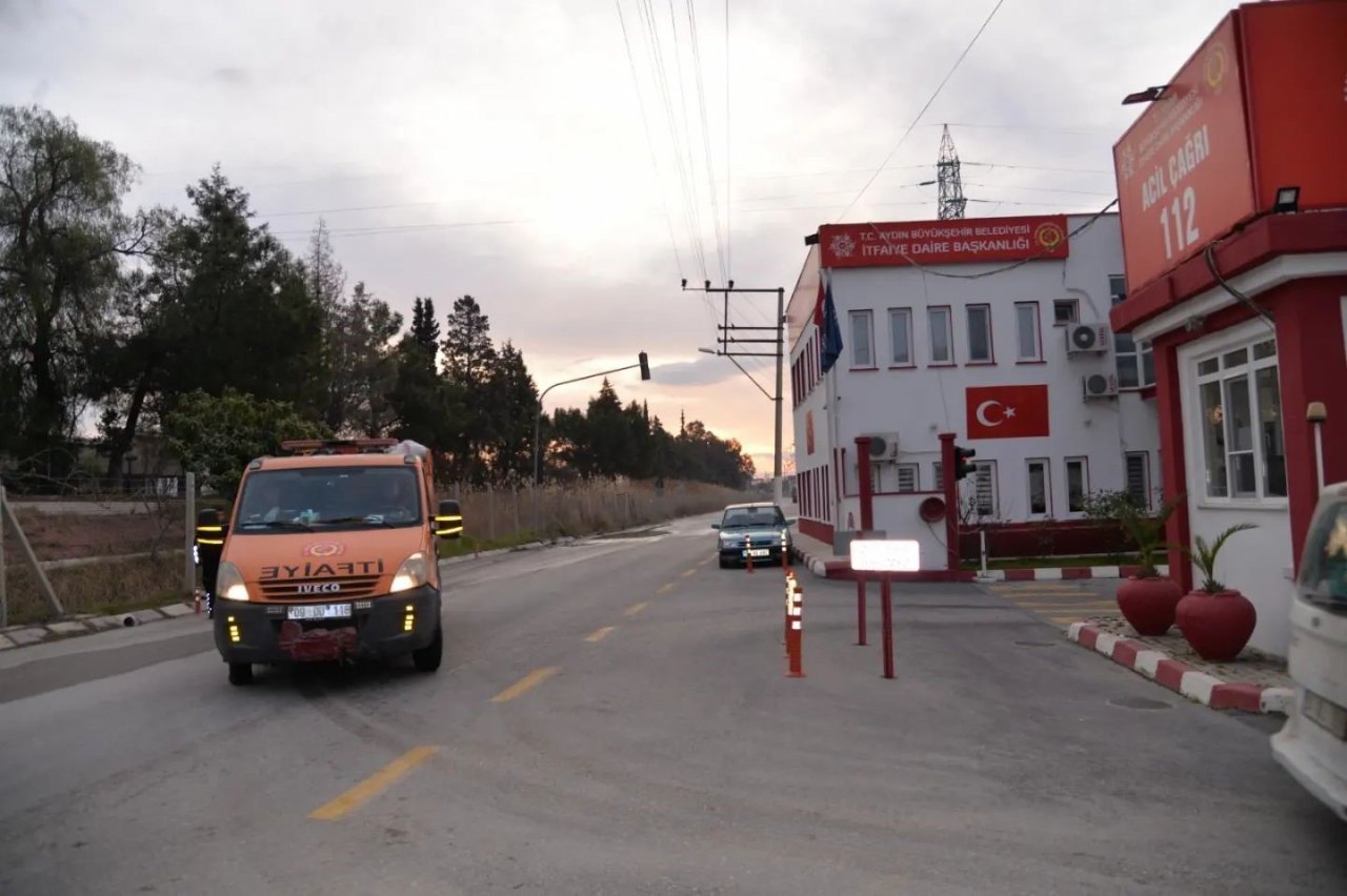 Aydın’a dönen arama kurtarma ekibi çiçeklerle karşılandı