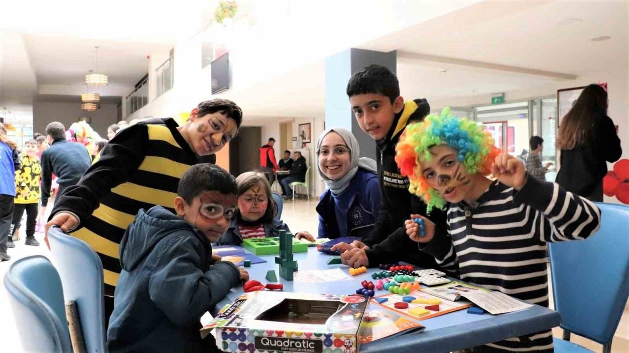 Trabzon depremzedelerin tüm sorunları ile yakından ilgileniyor