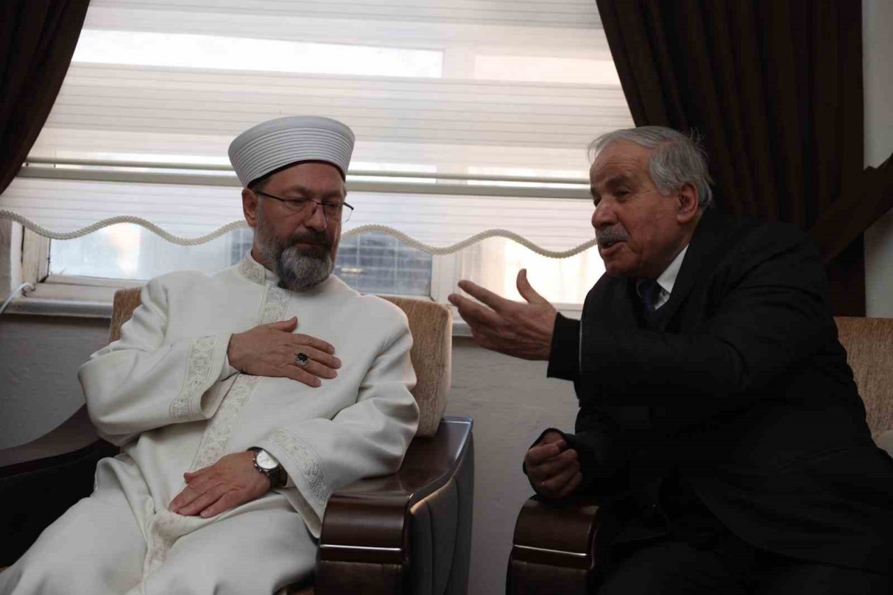 Başkan Erbaş’tan Malatya Hacı Bektaş Veli Kültür Merkezi Vakfı’na ziyaret