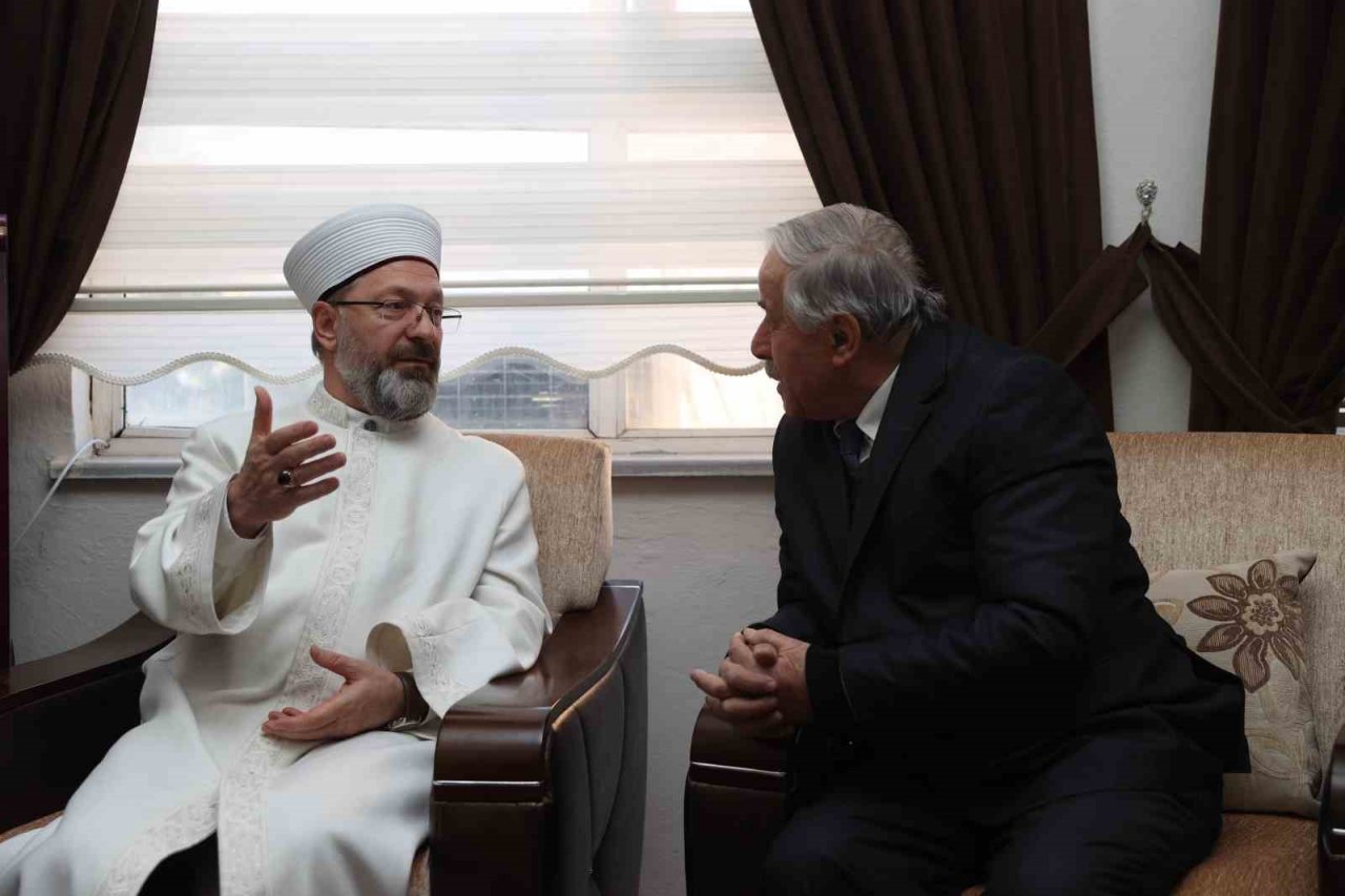 Başkan Erbaş’tan Malatya Hacı Bektaş Veli Kültür Merkezi Vakfı’na ziyaret