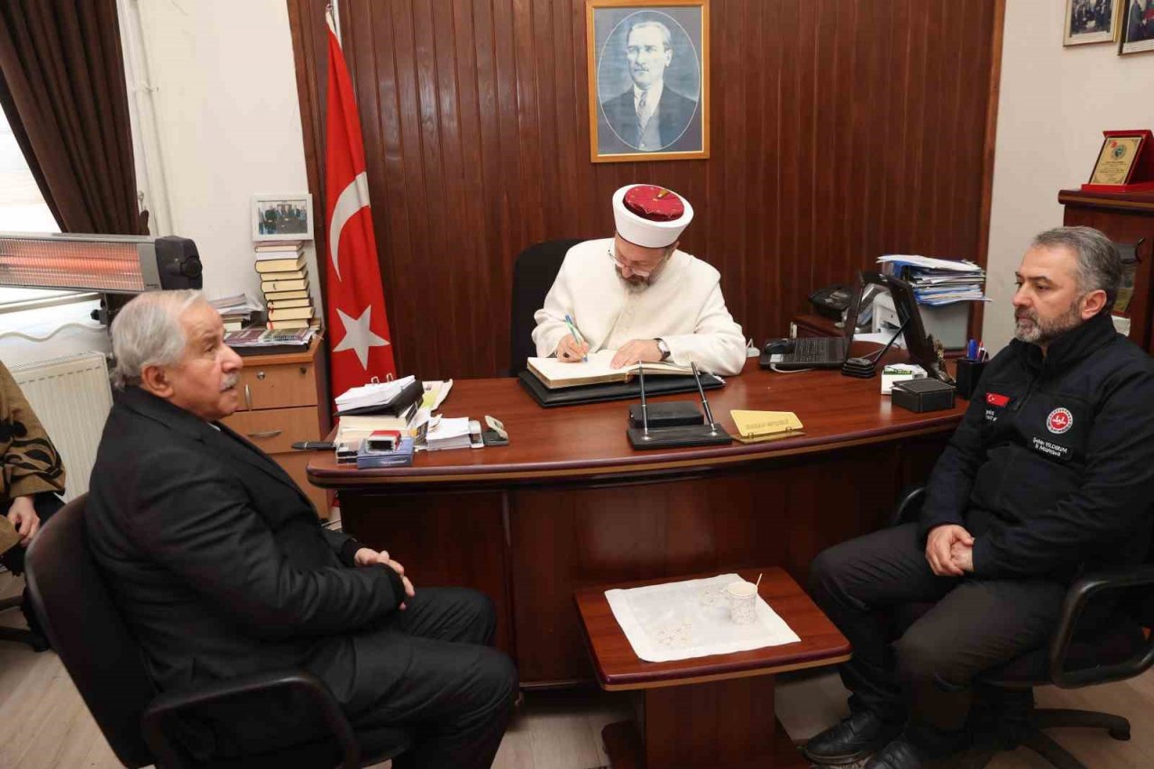 Başkan Erbaş’tan Malatya Hacı Bektaş Veli Kültür Merkezi Vakfı’na ziyaret