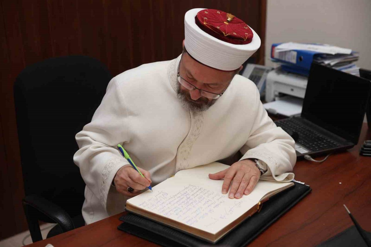 Başkan Erbaş’tan Malatya Hacı Bektaş Veli Kültür Merkezi Vakfı’na ziyaret