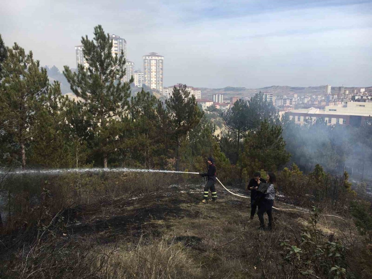 Topladığı çöpleri yakmak isterken ormanı yaktı