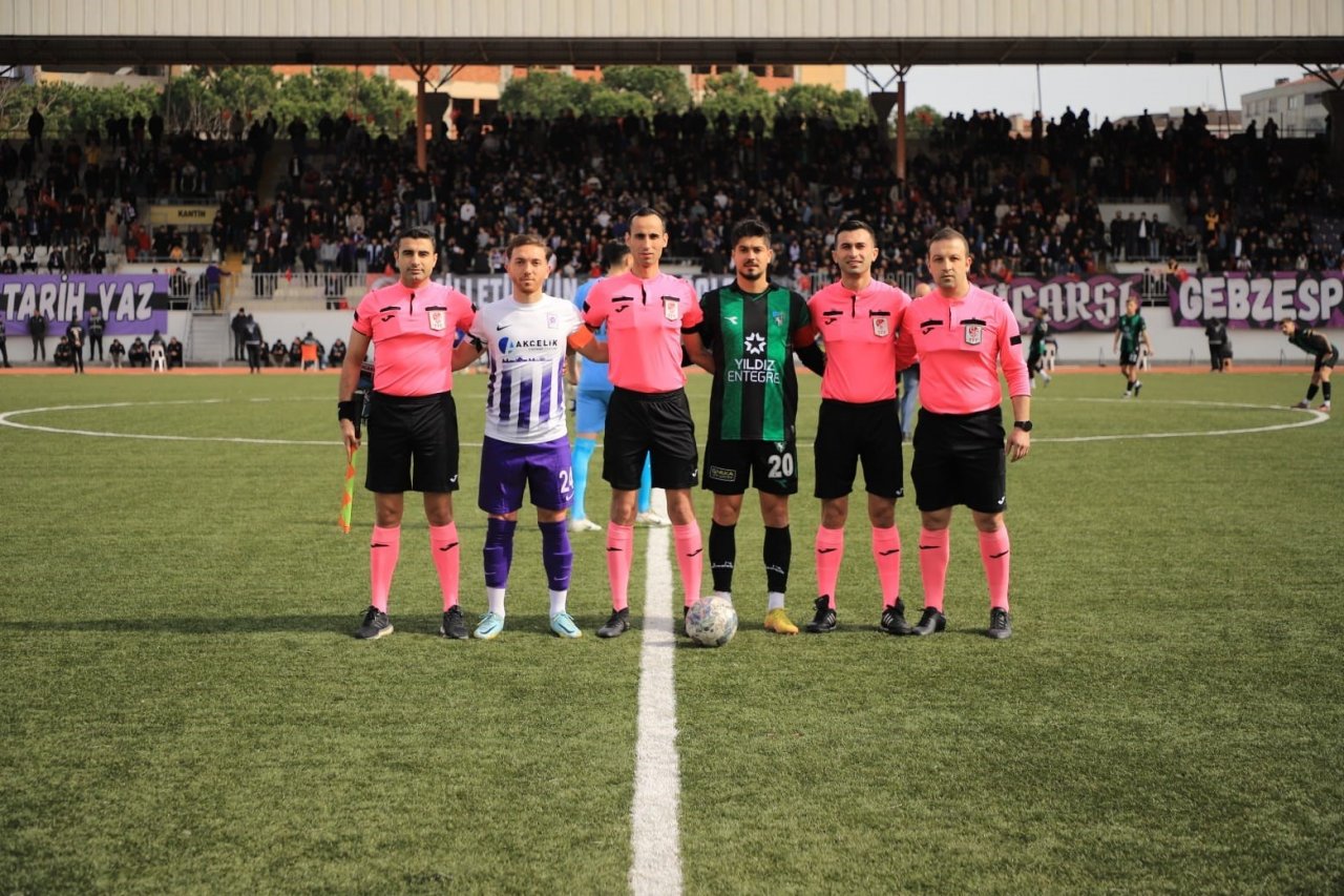 Gebzespor ve Kocaelispor, depremzedeler için karşı karşıya geldi