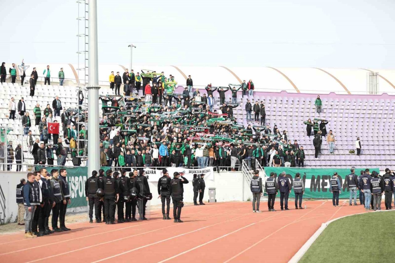 Gebzespor ve Kocaelispor, depremzedeler için karşı karşıya geldi