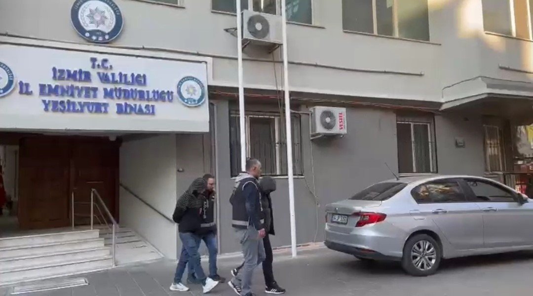 İzmir polisinden sahte para operasyonu