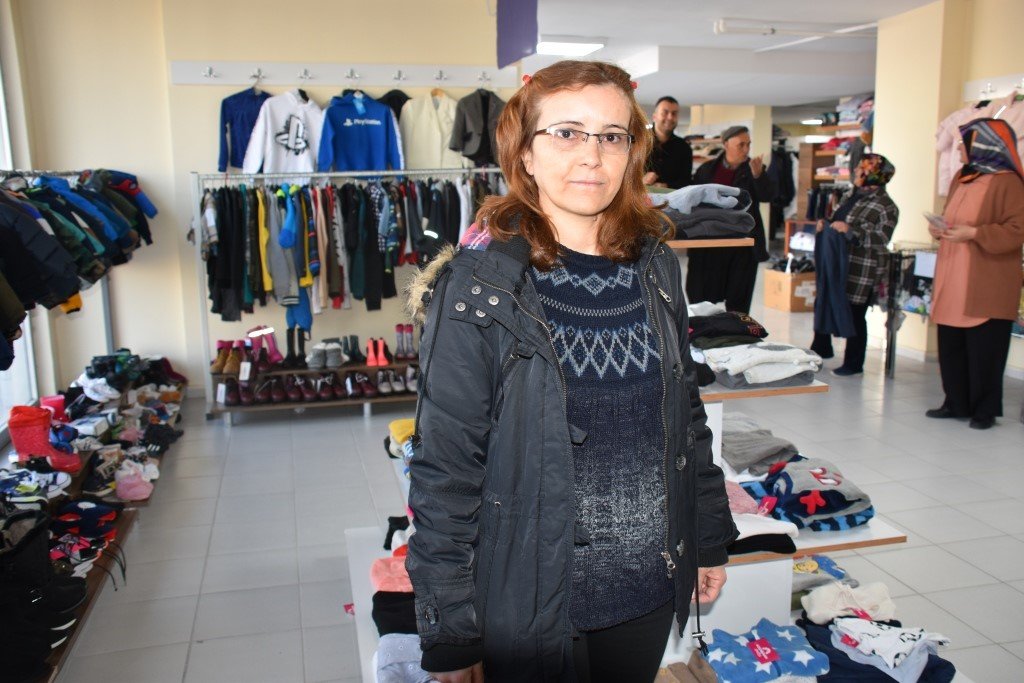 Sosyal market, depremzedelere özel hizmet veriyor