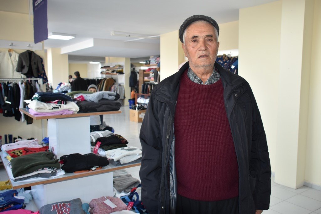 Sosyal market, depremzedelere özel hizmet veriyor