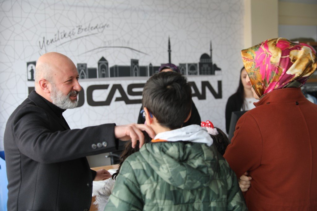 Sosyal market, depremzedelere özel hizmet veriyor