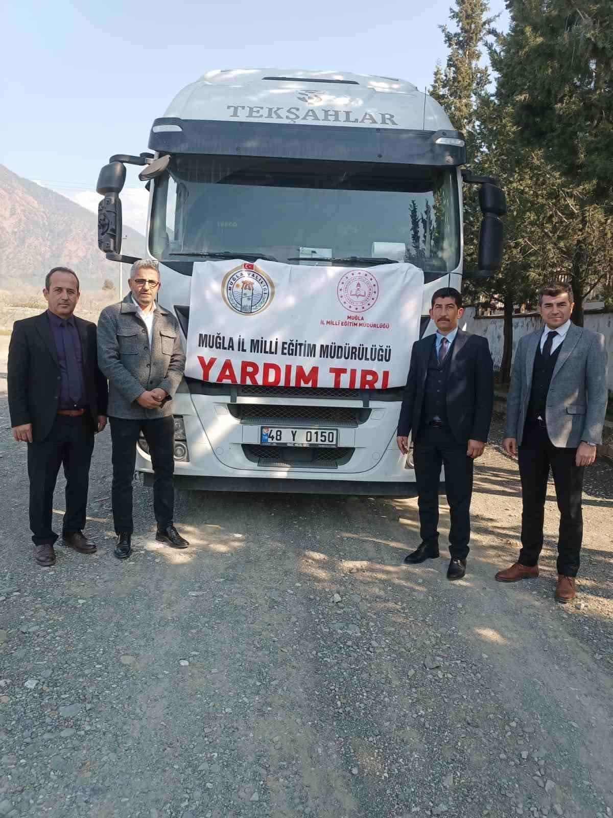 Köyceğiz’de üretilen masa ve tabureler yola çıktı