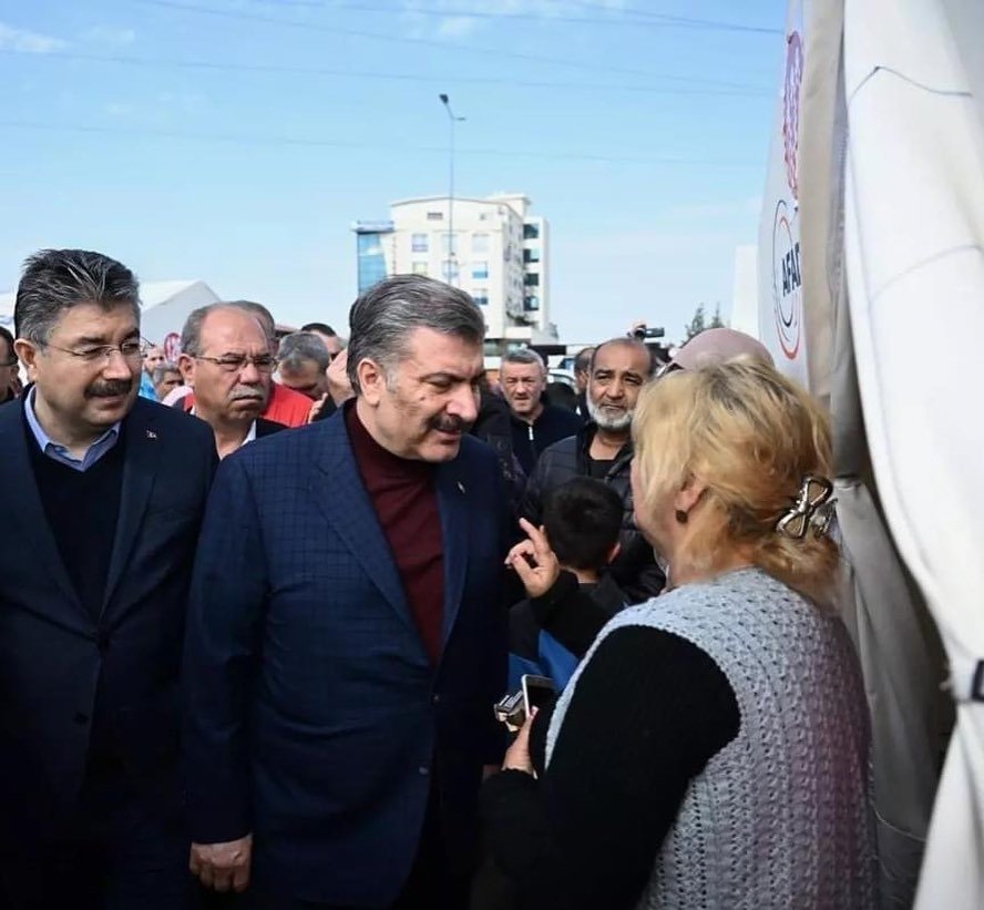 Sağlık Bakanı Koca, Osmaniye’de depremzedeleri ziyaret etti