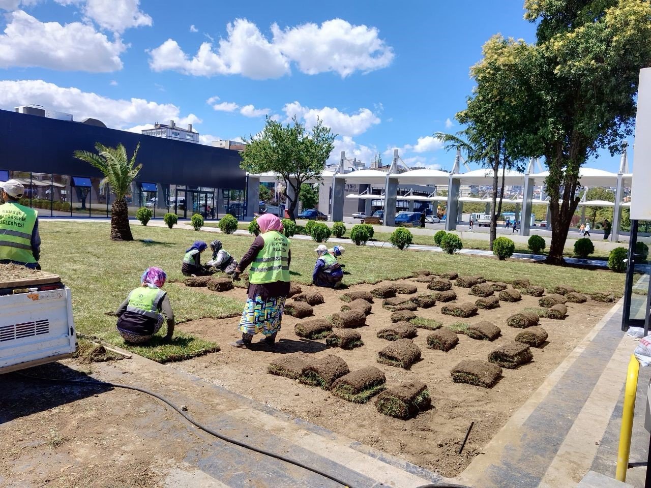 Başkan Demir: “Üretimini yapacağımız rulo çim ile 800 bin TL kar ediyoruz”