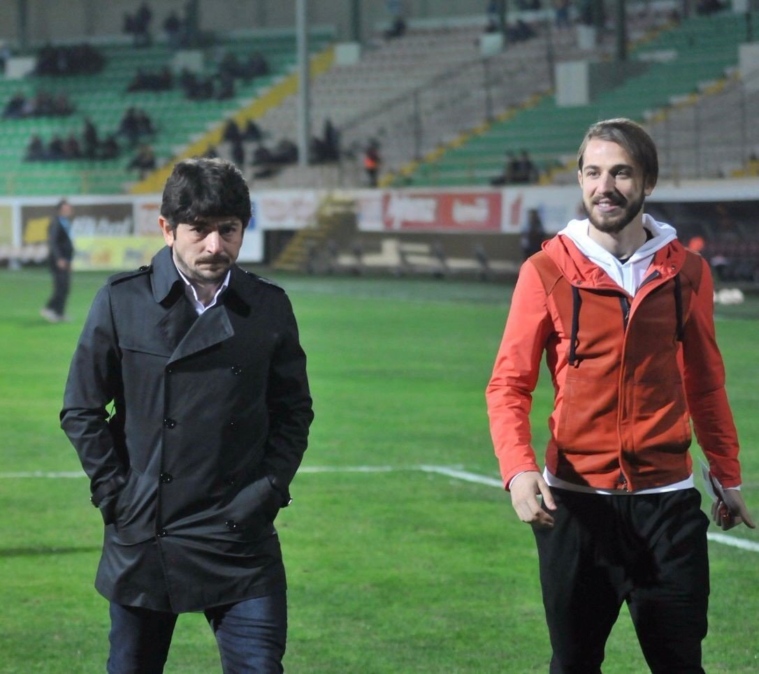 Genç futbolcu, Taner Savut’u anlatırken gözyaşlarına hakim olamadı