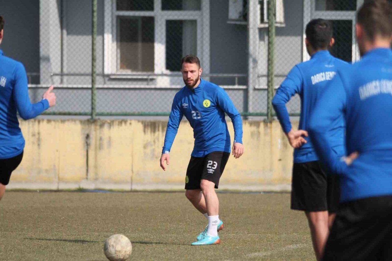 Genç futbolcu, Taner Savut’u anlatırken gözyaşlarına hakim olamadı