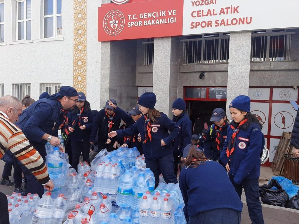 Yozgat’ta öğrenciler depremzede çocuklara oyuncaklarını gönderdi