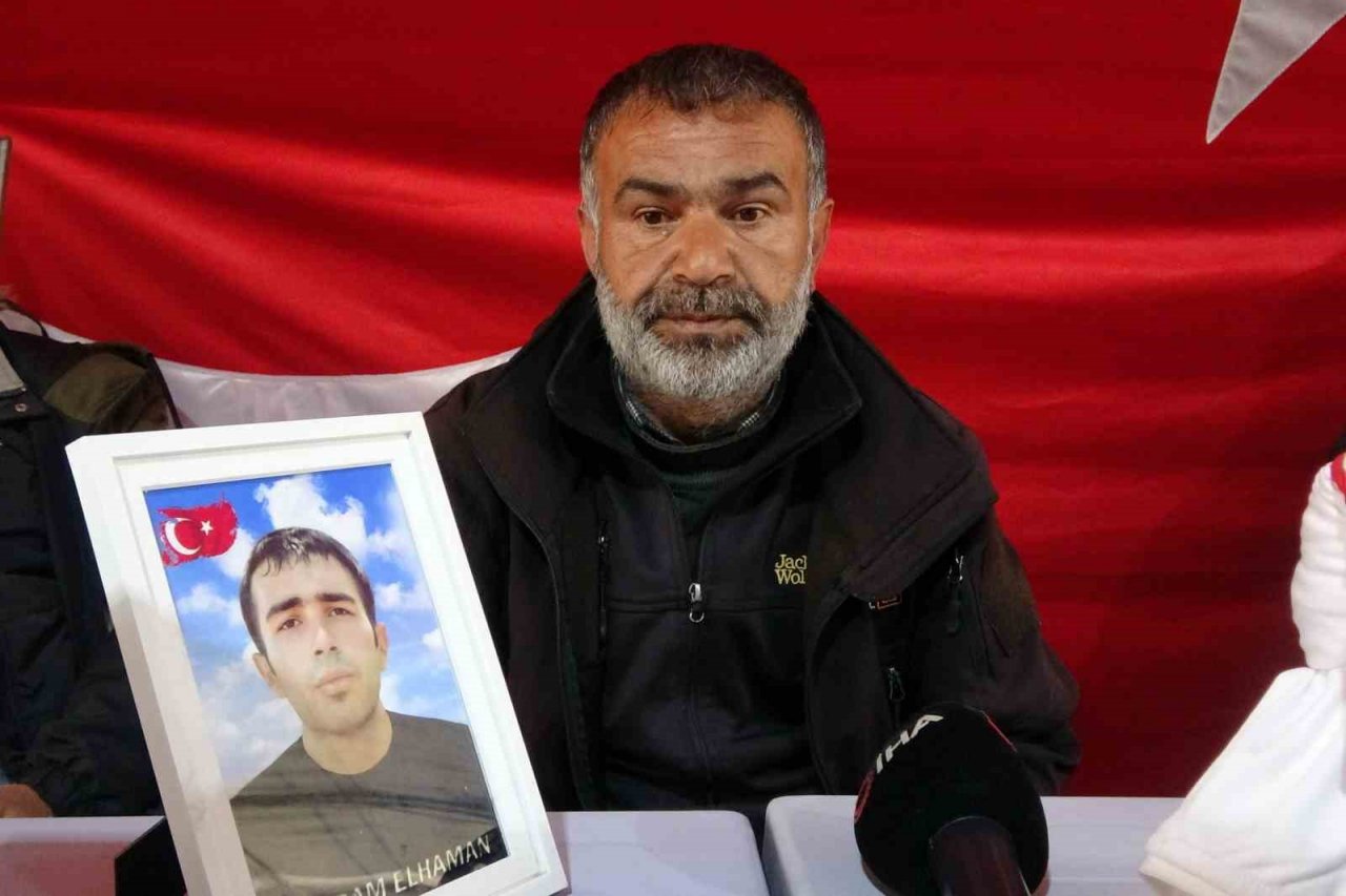 Evlat nöbetindeki baba Elhaman: “Oğlum, PKK’dan sana bir fayda gelmez”