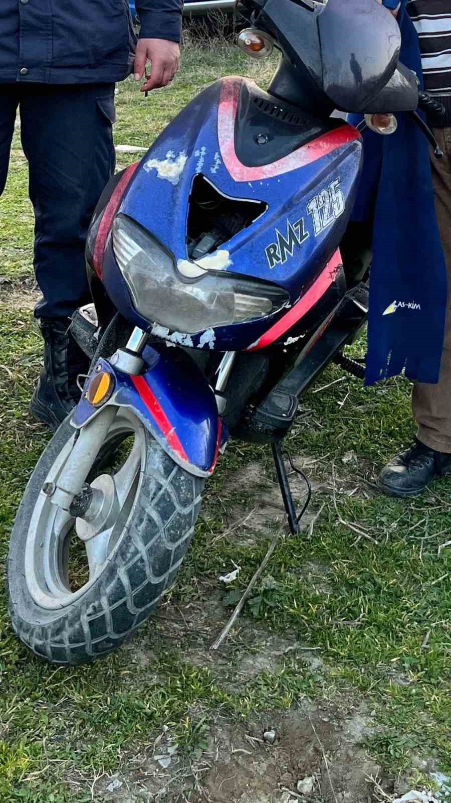 Çaldıkları motoru parçalamak isterken suçüstü yakalandı