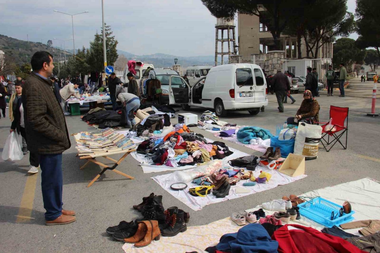 Bu pazara gelen insanlar ’geçmişe yolculuk’ yapıyor