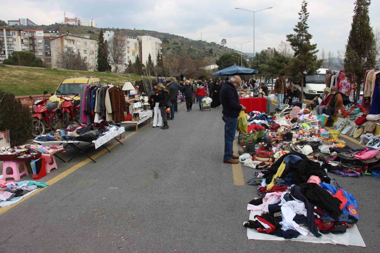 Bu pazara gelen insanlar ’geçmişe yolculuk’ yapıyor