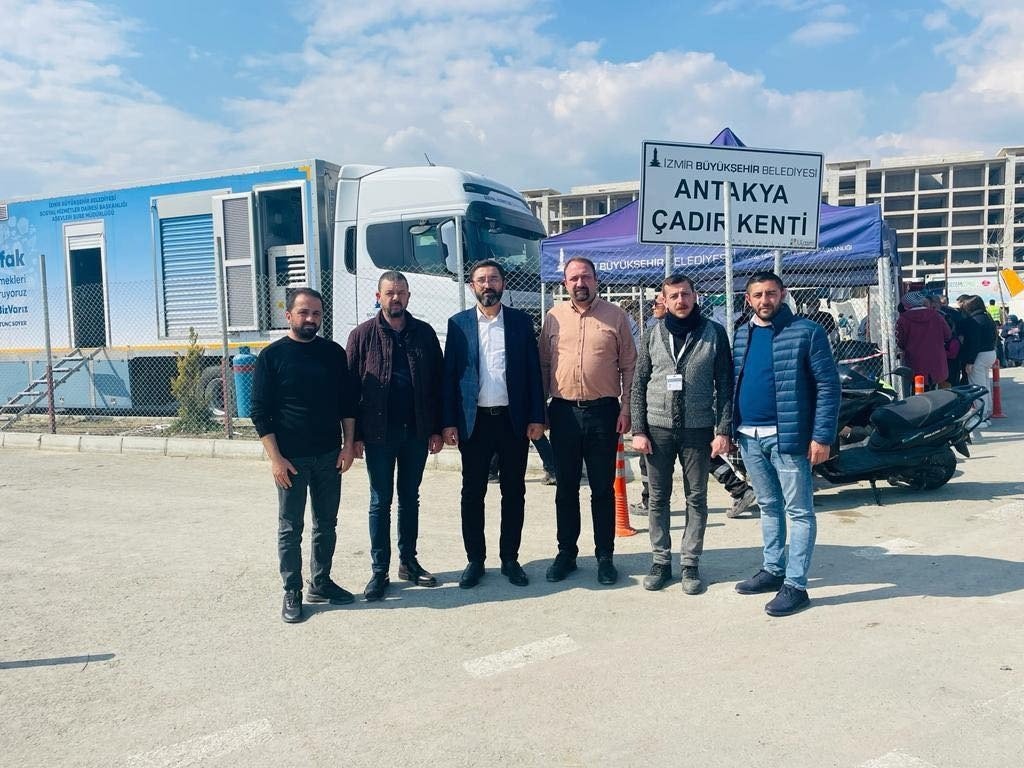 Başkan Gümrükçü, imar komisyonu üyeleriyle deprem bölgesinde