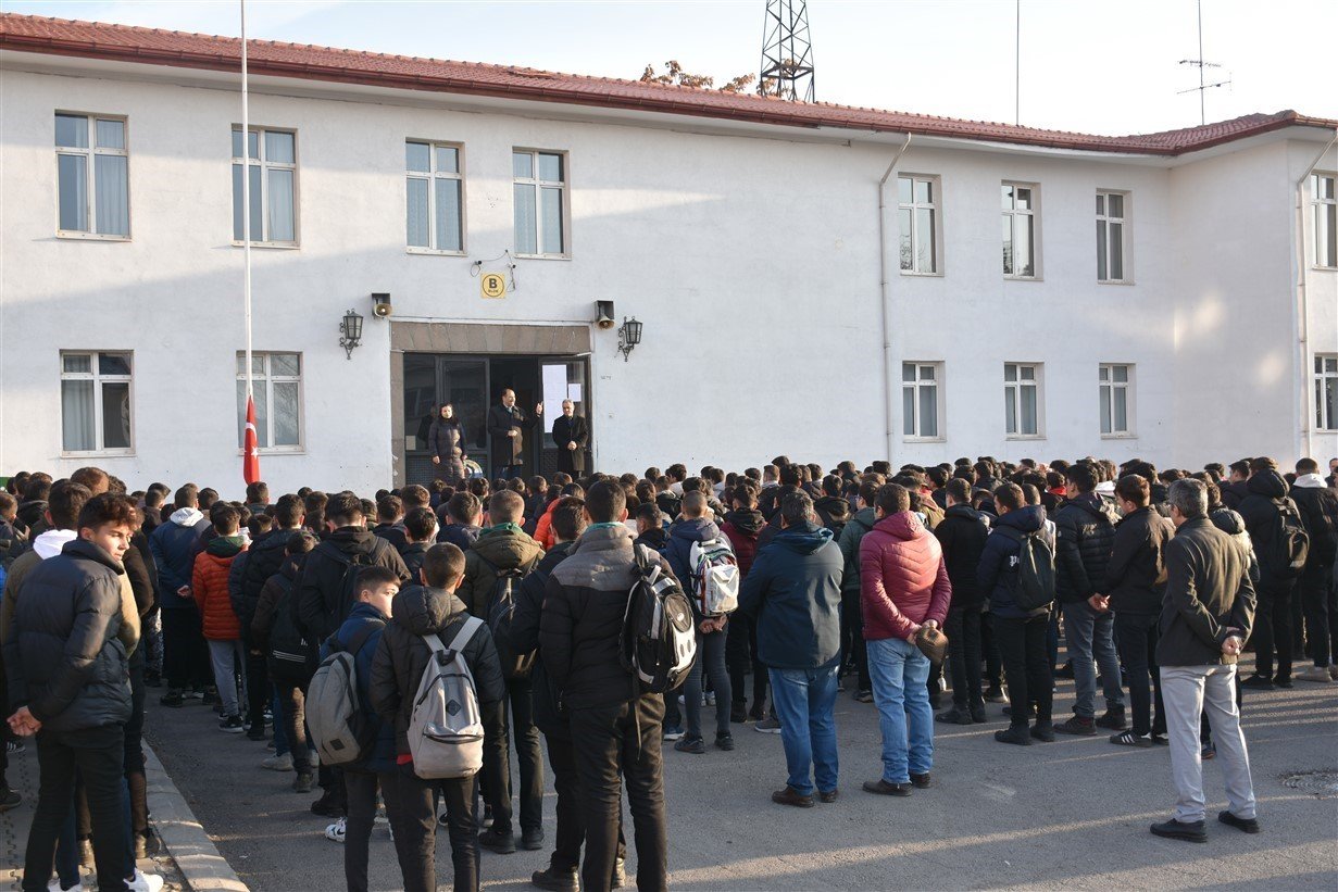 Gün: “Eğitim ailemizin tüm fertleri, deprem bölgesindeki kardeşlerimiz için seferber oldu”