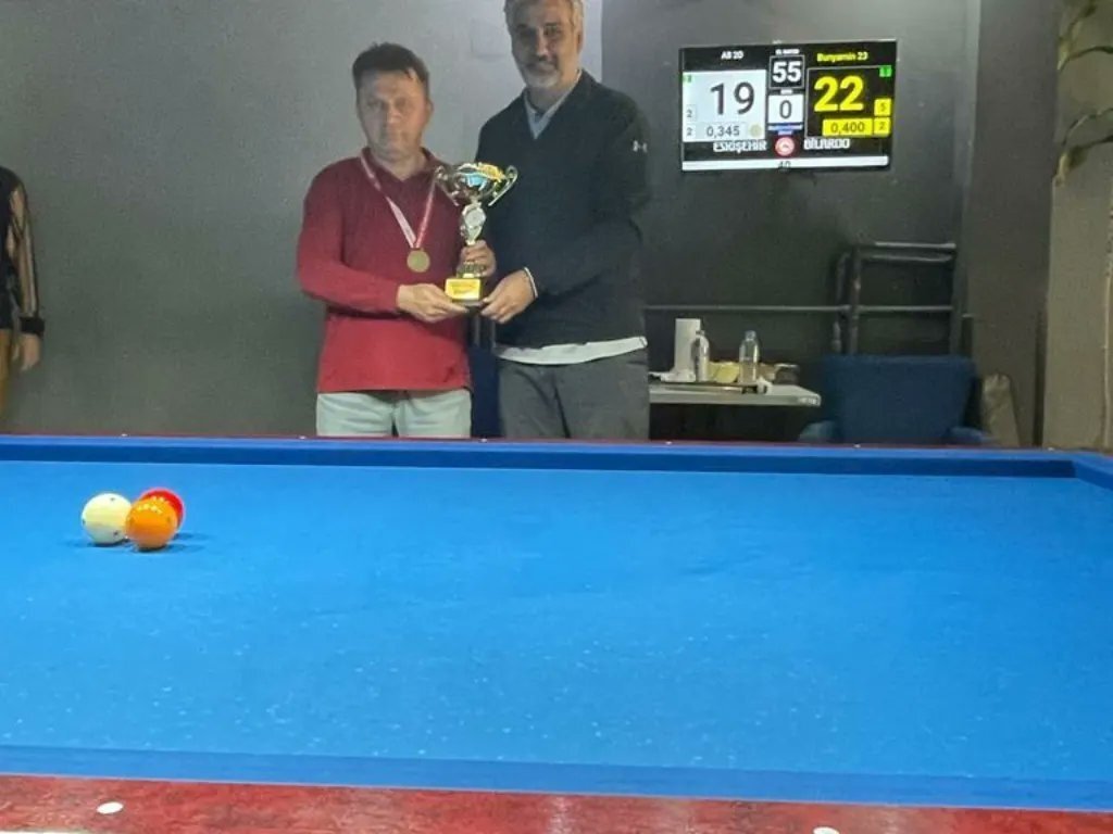 Eskişehir’de “Tek Yürek Türkiye 3 Bant Bilardo Kupası” düzenlendi