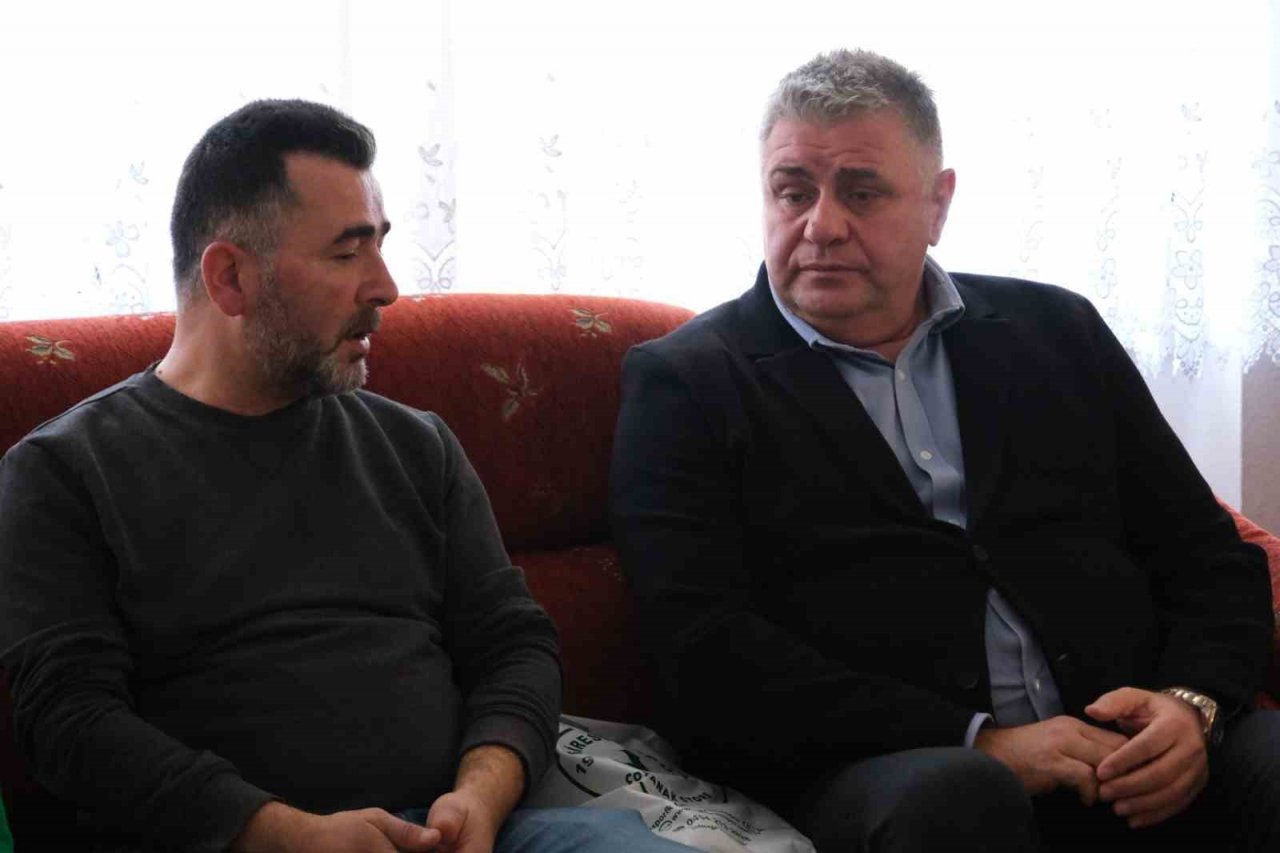 Yamak, depremde hayatını kaybeden Saruhan Bolat’ın ailesini ve mezarını ziyaret etti