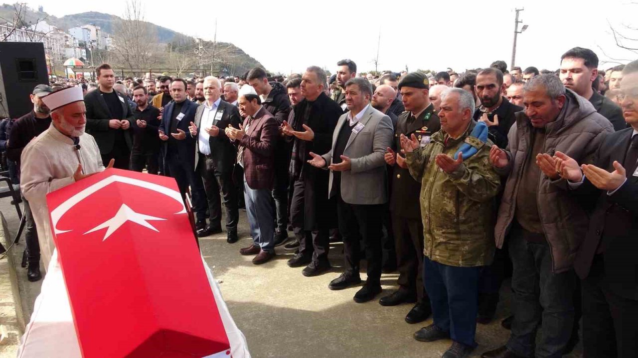 Babası ve üsteğmen kardeşinden en acı veda