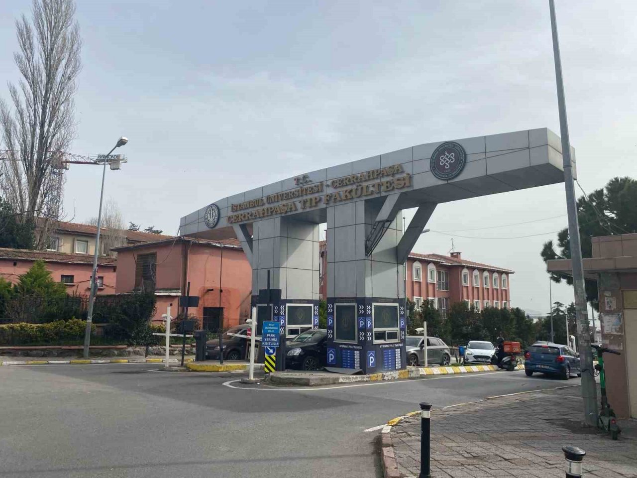 Cerrahpaşa Tıp Fakültesi’nin büyük kısmı kapatıldı