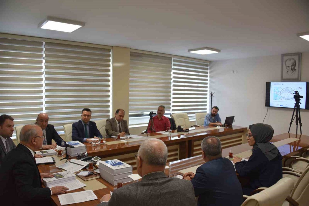 Salihli’de alt bölümü iş yeri olan binalara kolon denetimi