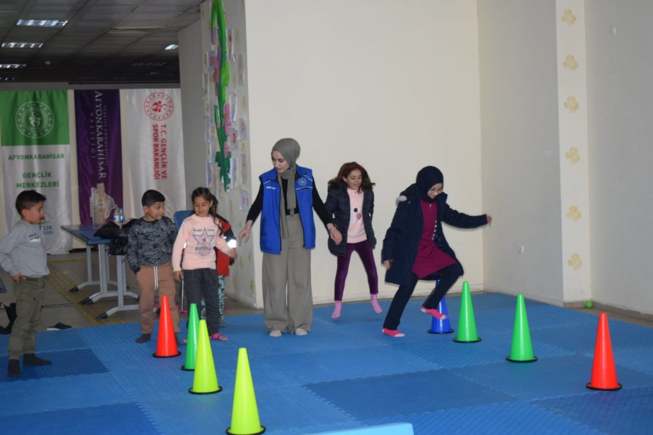 Afyonkarahisar KYK yurtlarında kalan bin 871 afetzedeye her türlü imkan sağlanıyor