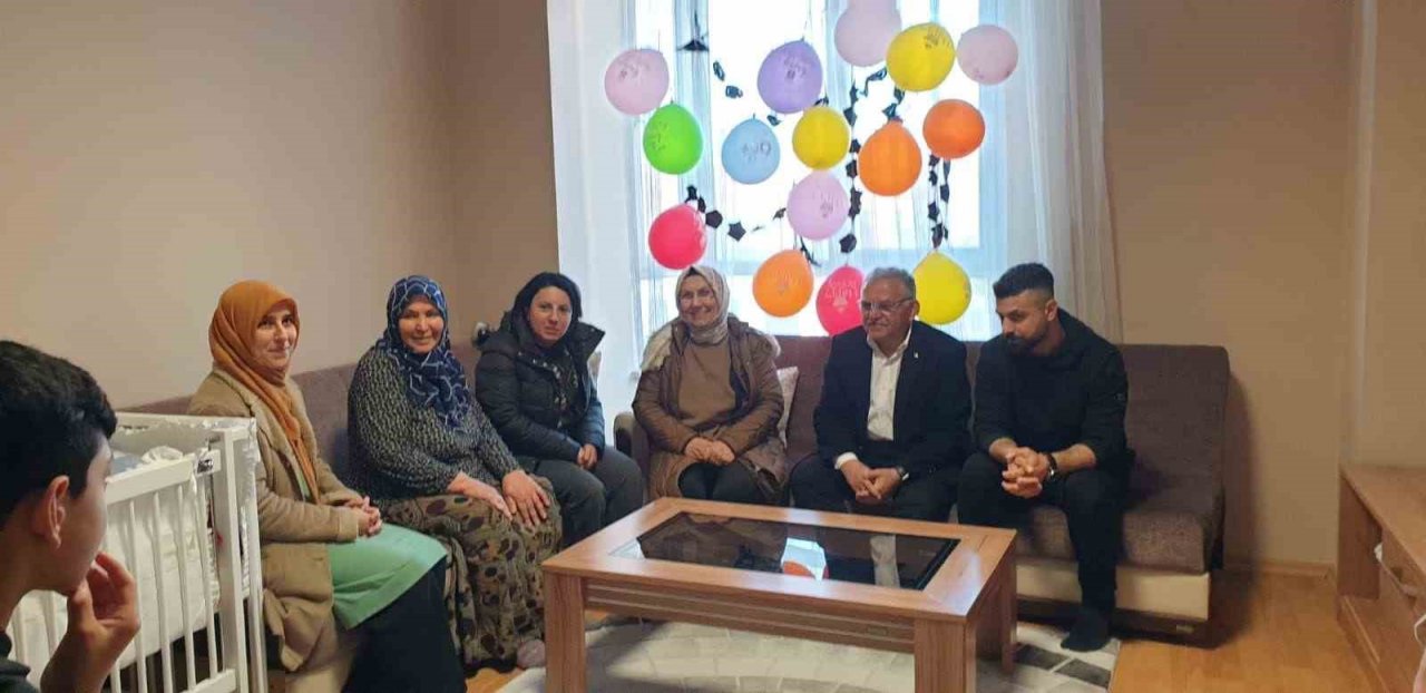 Başkan Büyükkılıç, depremzedelerin her zaman yanında