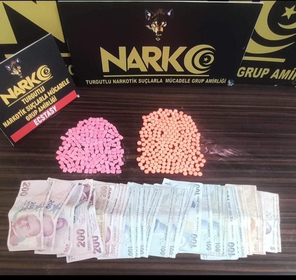 Manisa Emniyeti uyuşturucu tacirlerine göz açtırmıyor