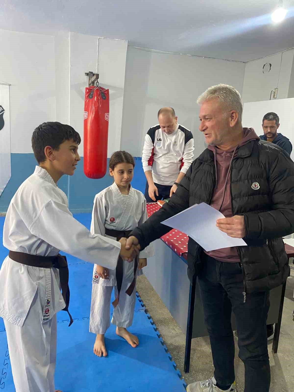 Karate kuşak sınavı yapıldı