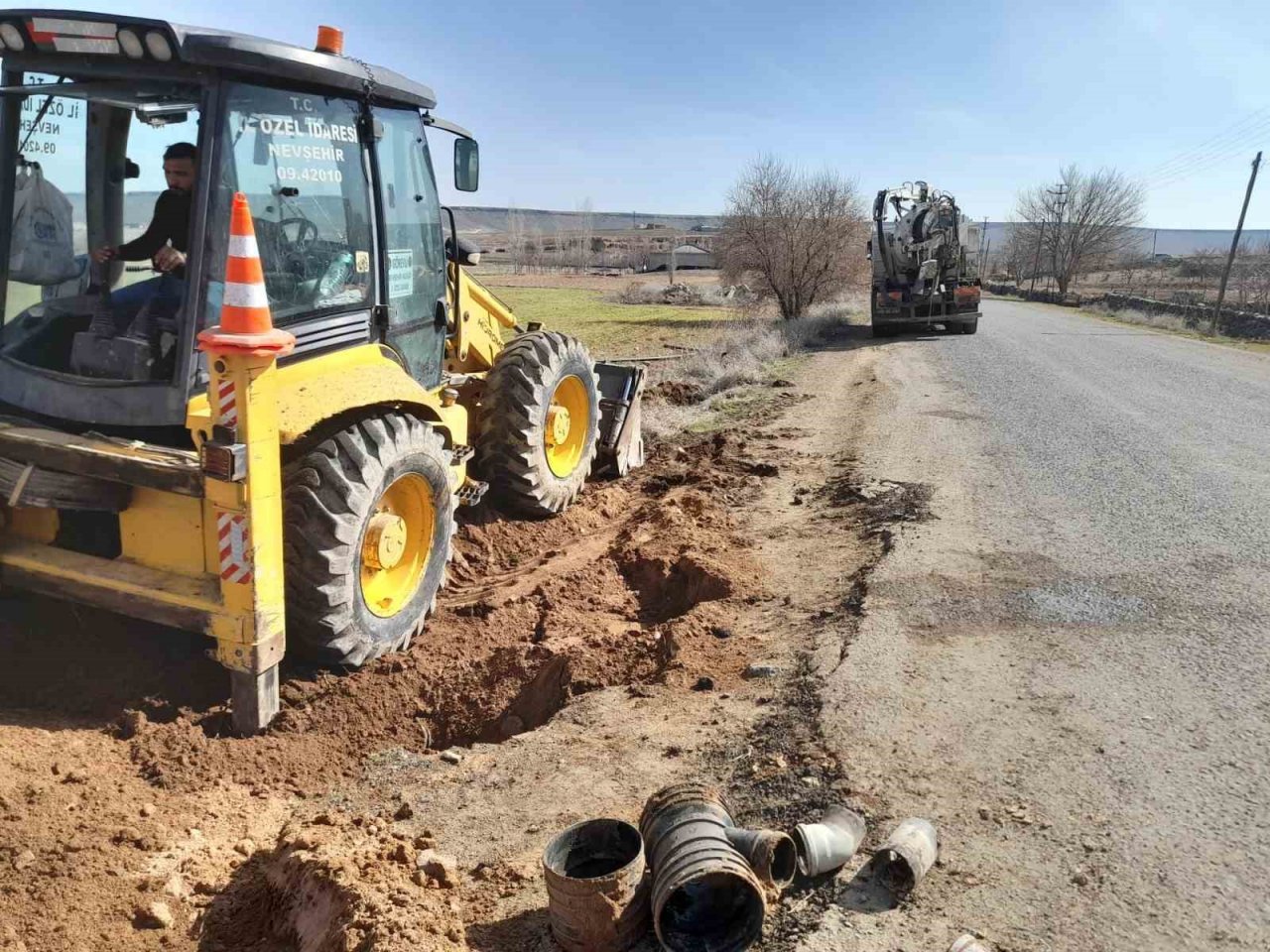 İl Özel İdare ekipleri köylerin sorunlarını çözmeye devam ediyor