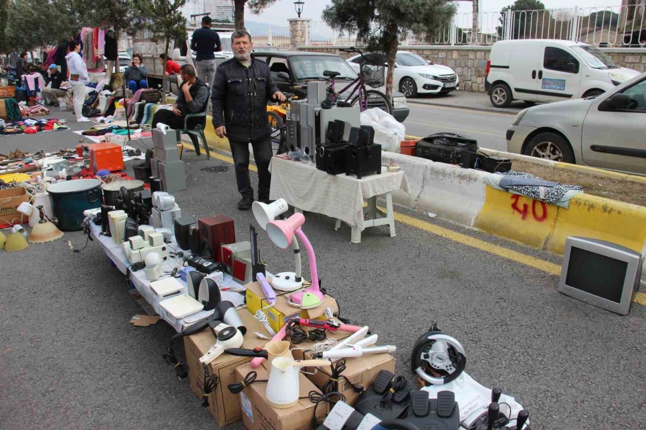 Bu pazara gelen insanlar ’geçmişe yolculuk’ yapıyor