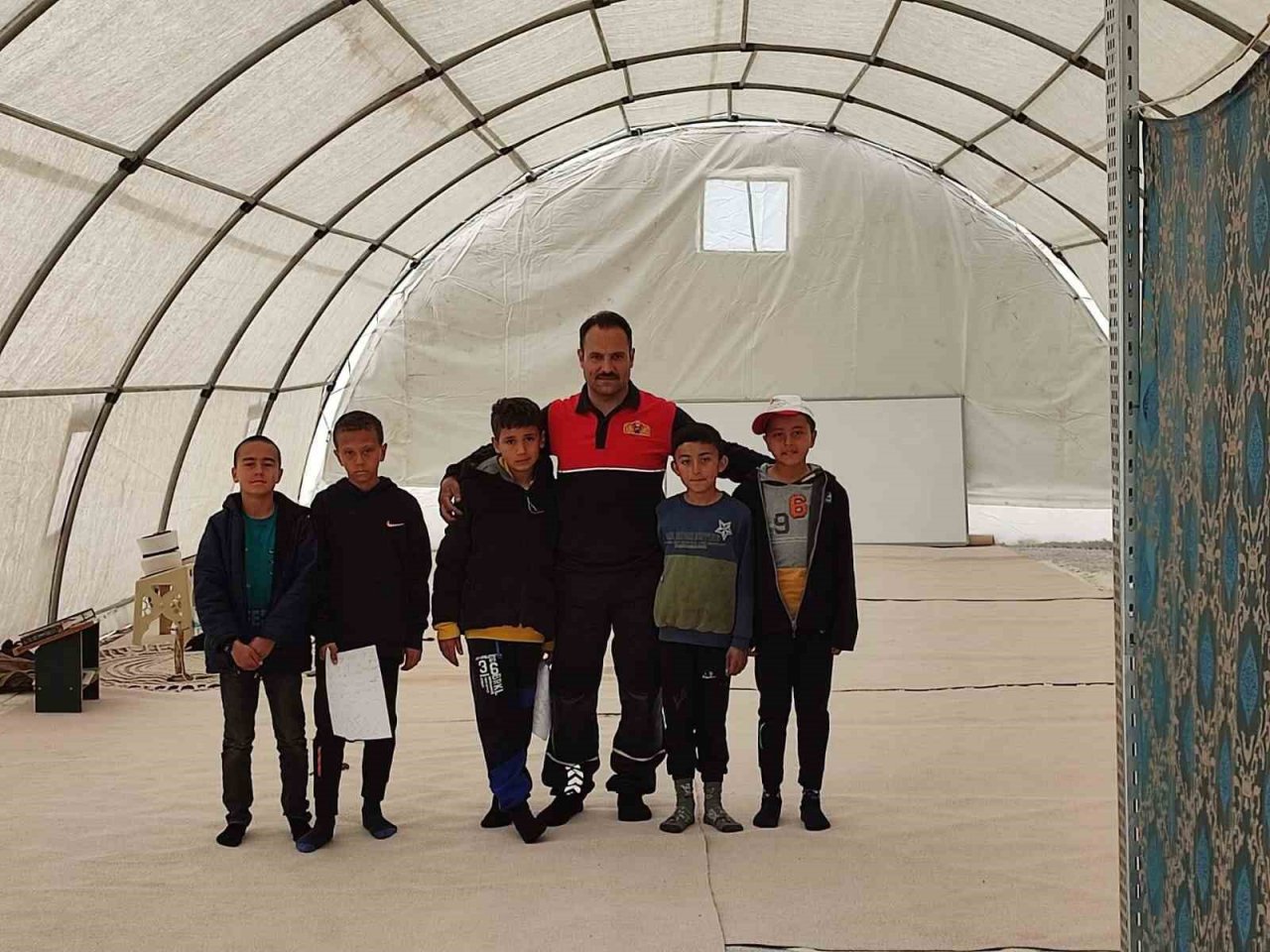 Yalova Belediyesi deprem bölgesine desteğini sürdürüyor