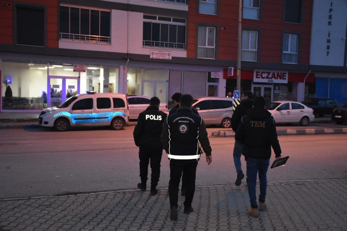 EGM: “Toplamda 33 bin 594 personel ve 249 dedektör köpeği ile genel asayiş ve narkotik uygulaması gerçekleştirildi”