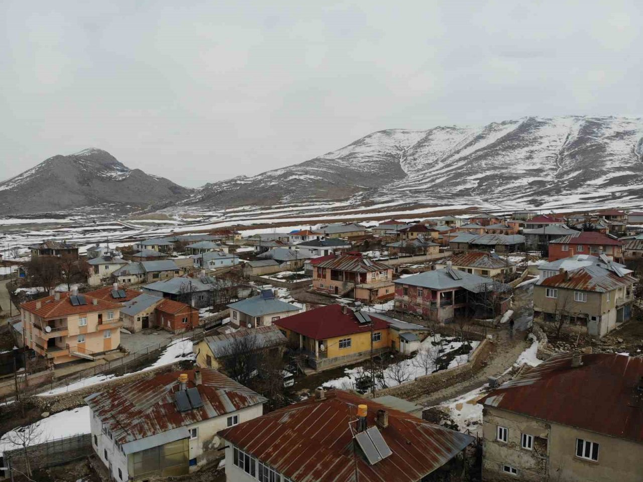 Sarız’da hasar tablosu gün geçtikçe ortaya çıkıyor