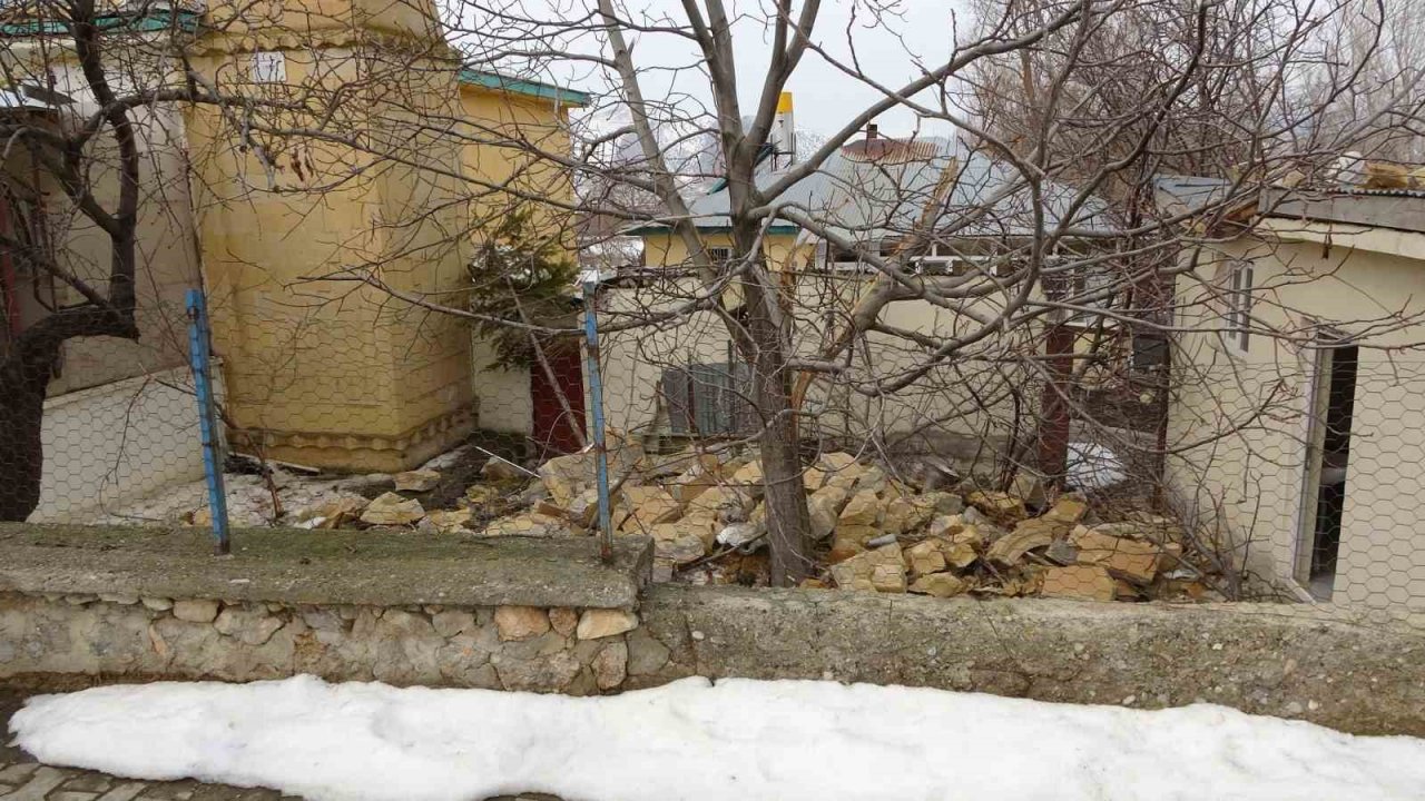 Sarız’da hasar tablosu gün geçtikçe ortaya çıkıyor