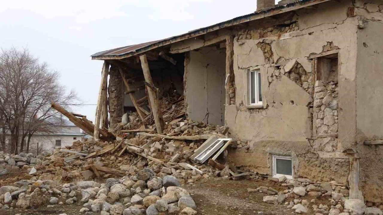 Sarız’da hasar tablosu gün geçtikçe ortaya çıkıyor