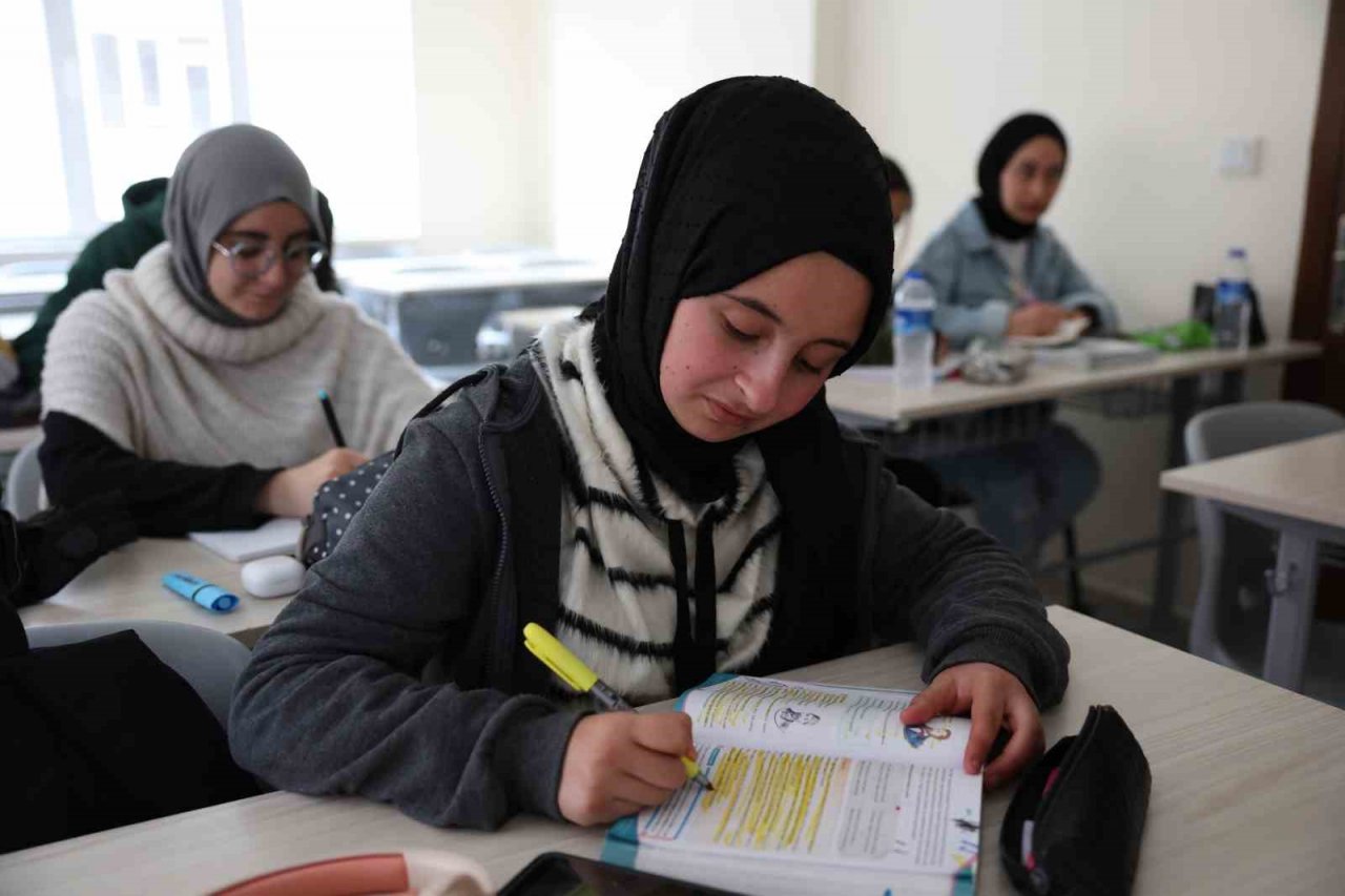 ATABEM’de depremzede öğrenciler için YKS kurslarına ek kontenjan açıldı