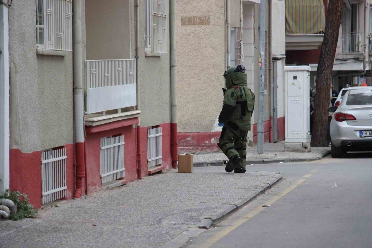 Bomba sandılar, pos makinesi rulosu çıktı